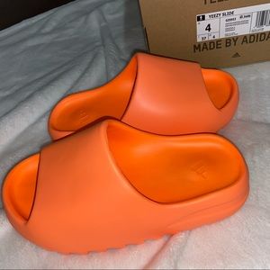Yeezy enflame orange slides size 4